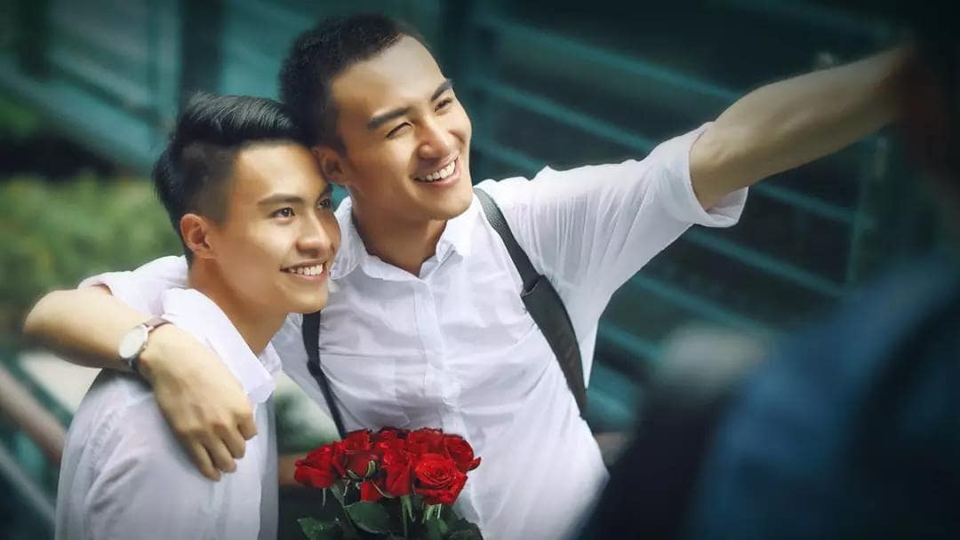 我用朋友身份证办的手机号注册blued我头像验证能通过吗？